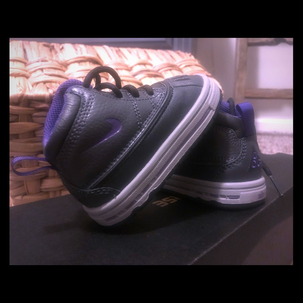 Boys Nike ACG hightop Sneakers